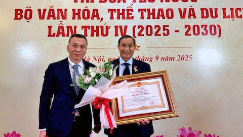 HLV Mai Đức Chung vinh dự nhận danh hiệu Anh hùng Lao động  HLV Mai Đức Chung vinh dự nhận danh hiệu Anh hùng Lao động